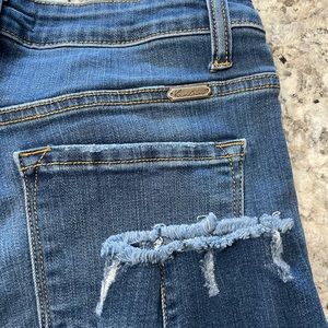 Great Condition!! Kancan Skinny Jeans. High Waisted. Size 11/29.